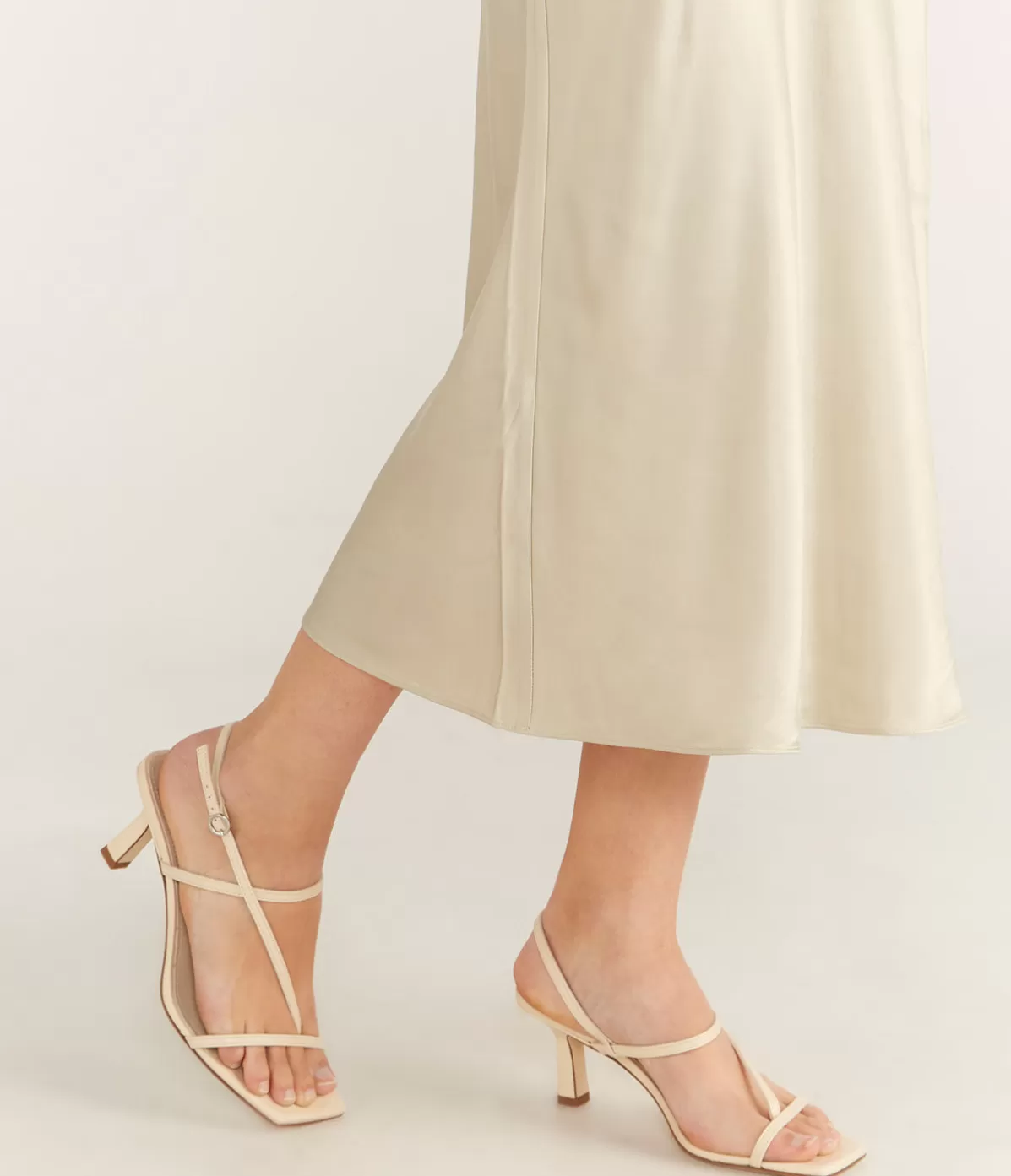 Aeyde Elise Nappa Heel in Creamy Online