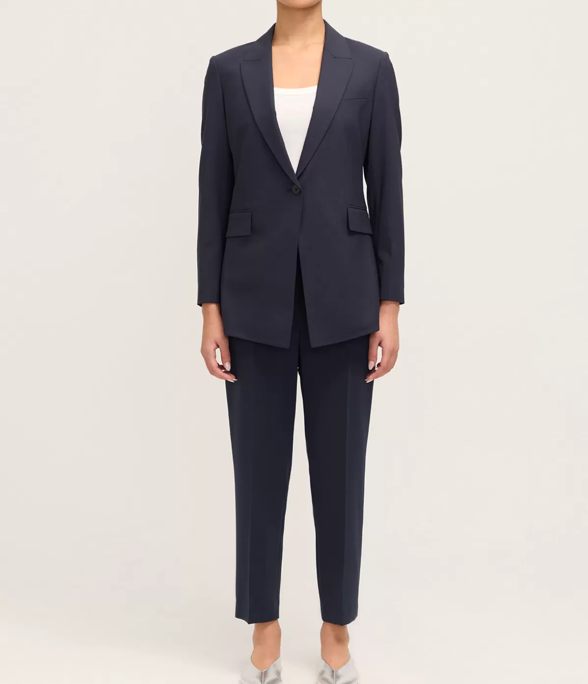 Theory Etiennette Wool Blazer in Nocturne Navy Shop